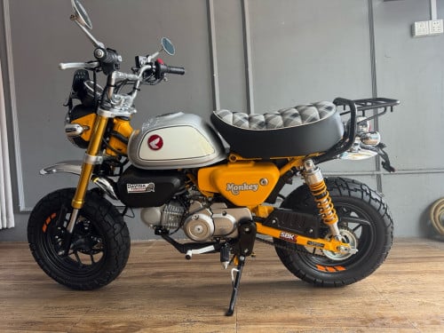 Honda monkey yellow edition (japan) year 2024