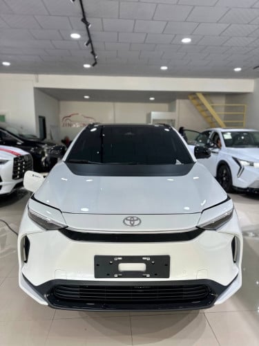 Toyota Bz4x option max ចចារ