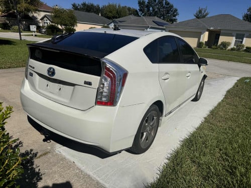 Toyota Prius 2015 persona ឃ្មុំស៊ីន