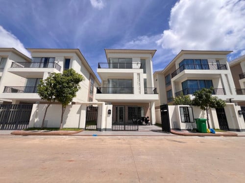 villa for sale ✔️• Location: Borey Peng Huoth Boeng Snor