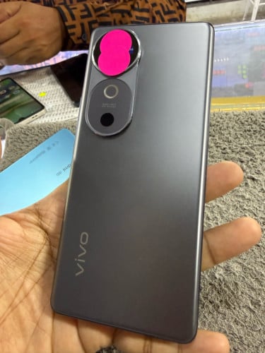 Vivo V40 5G Ram12G Memory256G ក្រុមហ៊ុនសុីមពីរ មានឆ្នាំងសាក