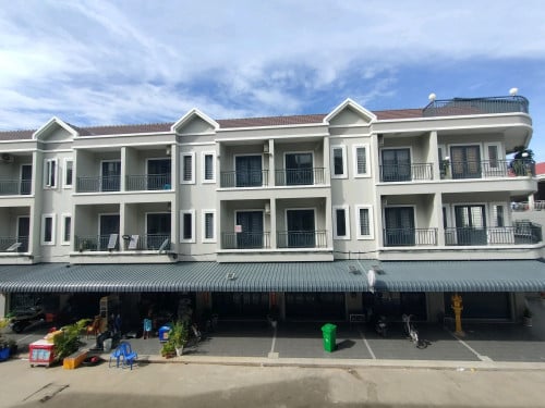 ផ្ទះវីឡាកូនកាត់