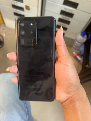 ខ្នងប្តូថ្មីថ្មប្តូថ្មីអេក្រង់ស៊ីន