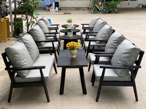 សាឡុង​ជើងក្រឡឹង