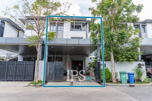 វីឡាភ្លោះមាន៤បន្ទប់គេង សំរាប់លក់នៅ បុរីជីបម៉ុង២៧១