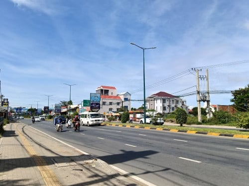 ដីលក់ផ្លូវជាតិលេខ6A _ 1.7 Hectare