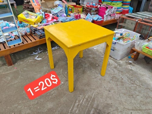 តុ ជ័រស្វិត ខ្នាតការរេ 7តឹក បួនជ្រុង