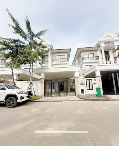 វីឡាភ្លោះ B សម្រាប់ជួល | Villa Twin B for Rent