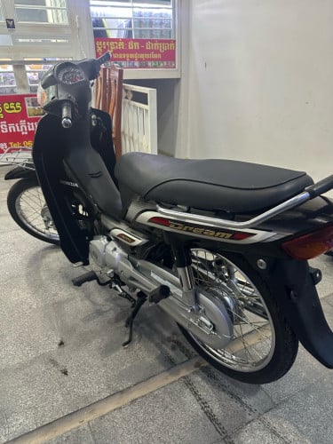 លក់Honda dream2011