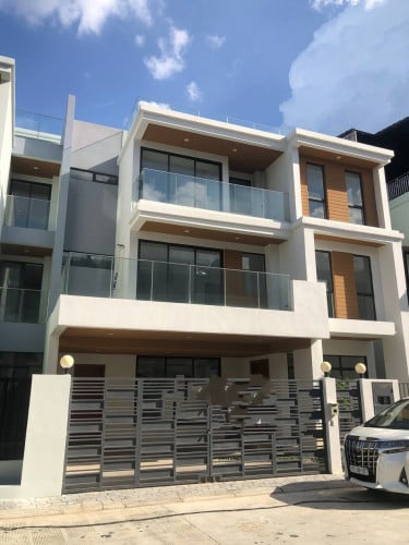 វីឡាឃ្វីនសម្រាប់លក់ | Queen Villa For Sale in Borey Wood Lad