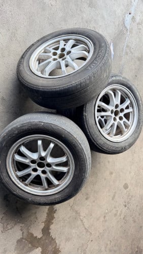 យ៉ាន់និងសំបកកង់រង្វង់ R15 Prius 2016-2021