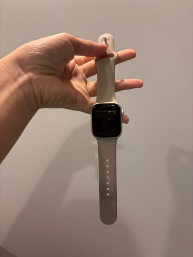 Apple Watch Series 7 (FREE ខ្សែរ 2)