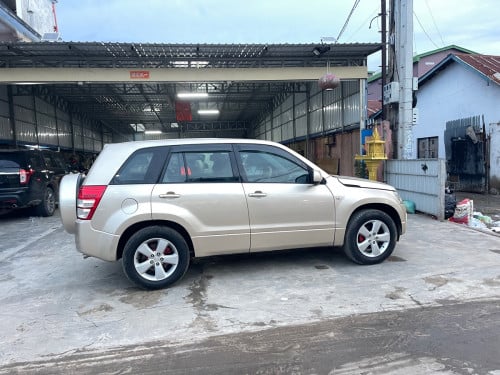 SUZUKI  ឆ្នាំ​2012​ឡានស្អាត​គ្រឿងក្នុងថ្មី​មិនបុកមិនប៉ះ​មុខក្រោយស្អាត​