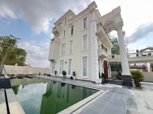 SwimmIng Pool Villa​ for Rent​​ or Sale /游泳池别墅出租或出售