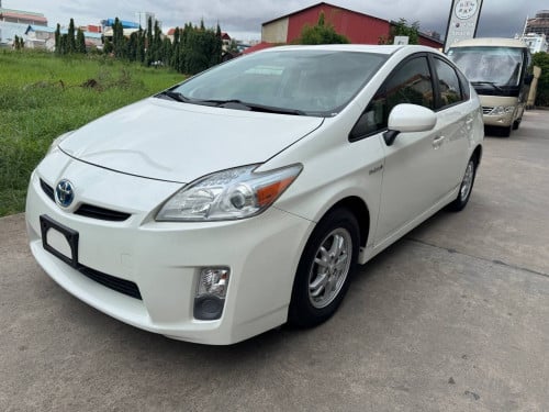 Toyota Prius 2010 Option 3 សរ ក្នុងលឿង