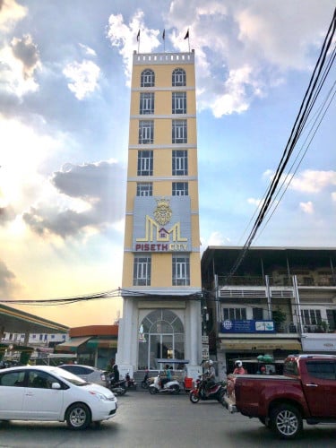 អាគារស្អាតនៅលើផ្លូវធំស្ទឹងមានជ័យសម្រាប់ជួលតម្លៃល្អ