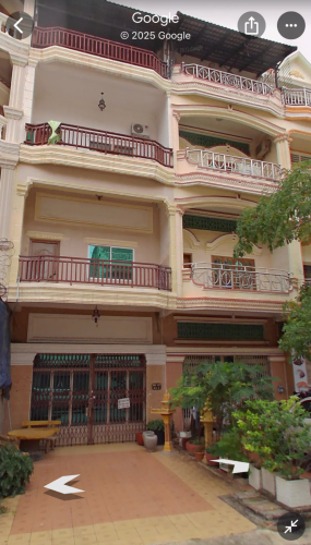 ផ្ទះល្វែង មានហាងកាហ្វេ