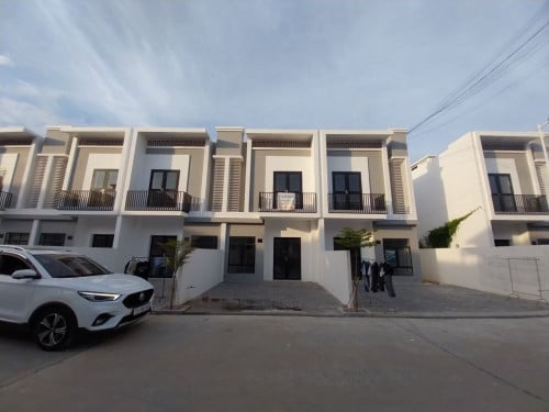 វីឡាកូនកាត់ មាន10000$ ចូលរស់នៅភ្លាម