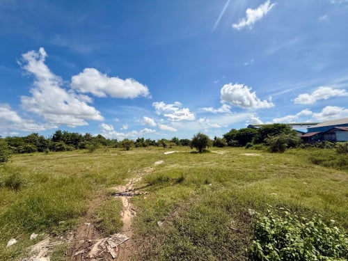 ដីលក់/ជួលប្រញ៉ាប់ ៖ ជាប់ផ្លូវហាណូយ, សង្កាត់ឃ្មួញ, ខណ្ឌសែនសុខ, រាជធានីភ្នំពេញ