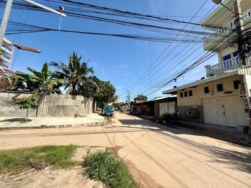 ដីលក់បន្ទាន់ ៖ សង្កាត់ទឹកថ្លា, ខណ្ឌសែនសុខ, រាជធានីភ្នំពេញ