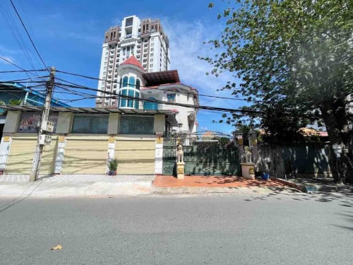 វីឡាសំរាប់លក់ នៅទួលគោក