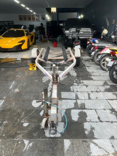 រមកដឹកម៉ូតូទឹក