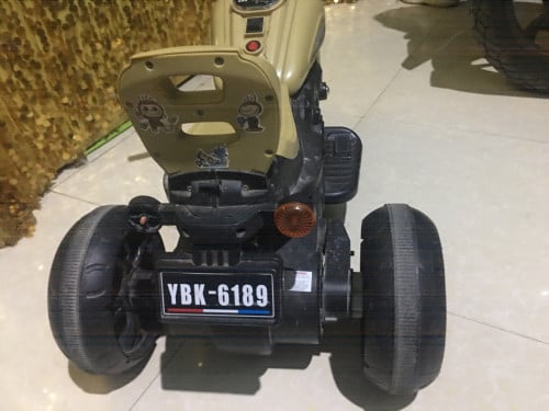 ម៉ូតូអាគុយកូនក្មេងនៅថ្មីដាក់លក់ 75$