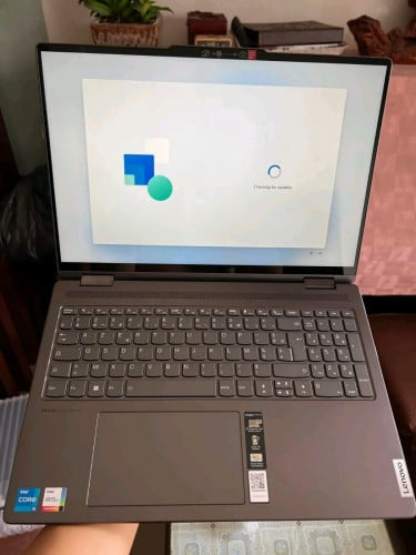 ស្អាត99% ថ្មកាន់សេរីថ្មី yoga 7 16IRL8 អេក្រង់ធំ