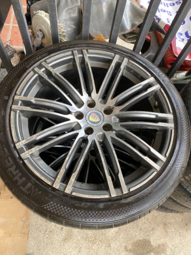 មានយ៉ាន់ Camry Lexus Siena ហាយឡែនឌ័រ