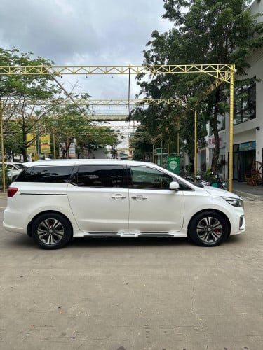 សួរស្តីមេៗ ចង់លក់ Kia Carnival 2019 សាំង 25,000$