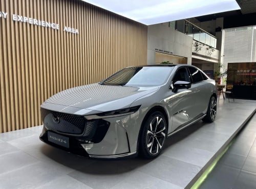 មាន Mazda EZ6 2025 ស្លាកលេខ 10000Km តម្លៃ 30100$