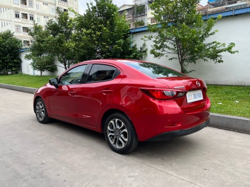 ថ្មីហួសការស្មាន MAZDA2 sedan 2018 ម្ចាស់ដេីមfreeកាត់ឈ្មោះ