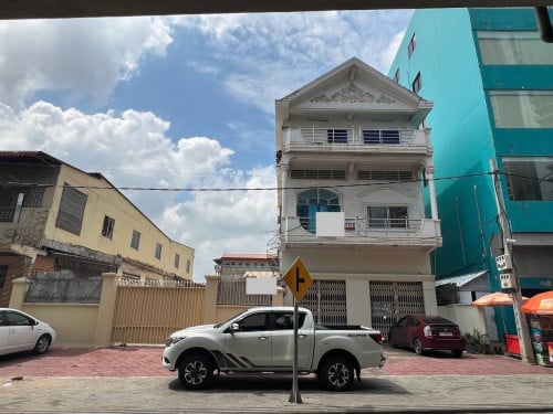 ផ្ទះពីរជាប់គ្នាសម្រាប់ជួល | Two House for Rent (ទំលាយរួច