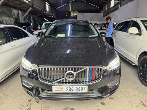 ទំនេញថ្មី Volvo XC60 2018 ម្ចាស់ទិញខ្លាញ់គោ គីឡូ 40000km ជាង តំលៃ 33000$ ចចារ☎️ ចង់បង់រំលោះក៏បាន