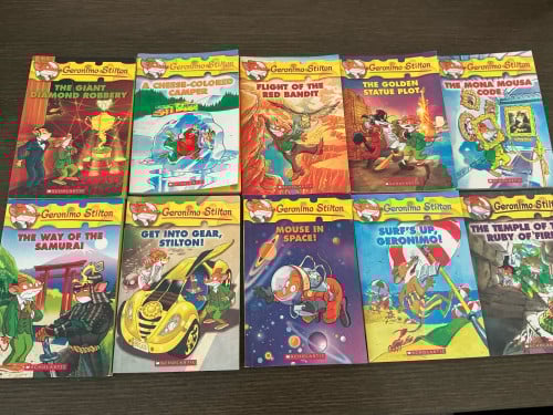 3 books for $10. 1 book for $3.5 Telegram:0972318705