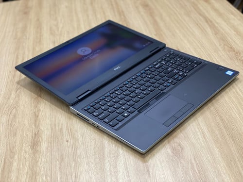 DELL Precision 7540 Workstation i9-9880H (16cpu) RTX 3000 6GB