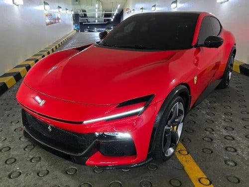 Ferrari Purosangue 6.5 V12 2024