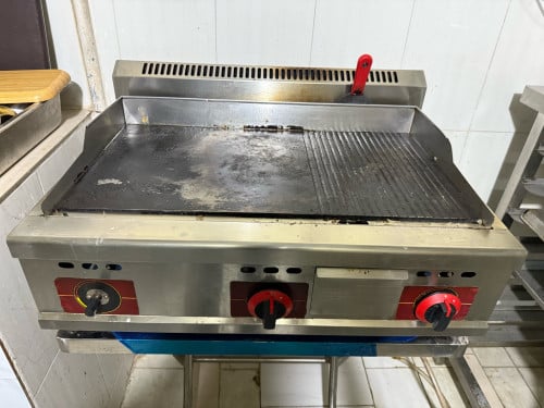 Gas Grill / Flat Top Grill for Sale – Good Condition