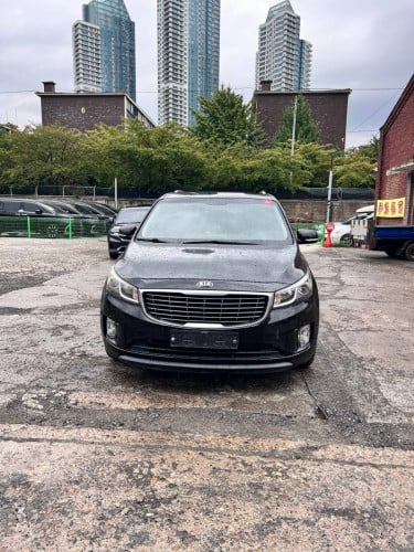 Kia Carnival ឆ្នាំ2015 ម៉ាសុីនម៉ាស៊ូត​ 7ម៉ឺនគីឡូហ្សុីន