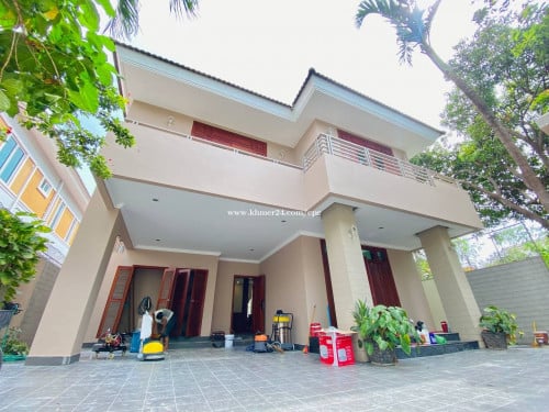 Villa For Rent near Aeon and Naga In Bassac Garden City