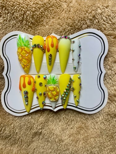 ក្រចកដៃស្អាត់ៗត្រូវការអាចកម្ម៉ង់បាន