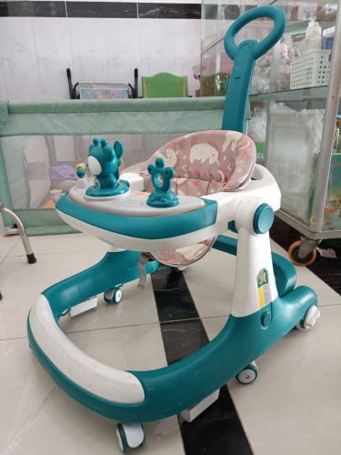 រទះក្មេងរៀនដើរ