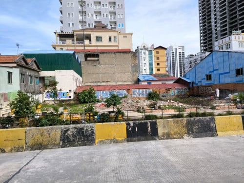 ដីលក់បន្ទាន់ បឹងត្របែក ចំការមន ភ្នំពេញ