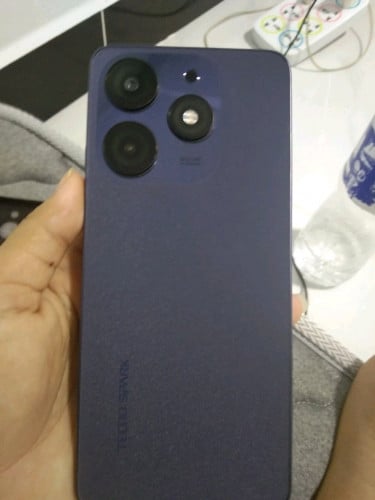 ទូរស័ព្ទលក់ 1តឹកតែថ្មីព្រោះអត់សូវដែលប្រើ