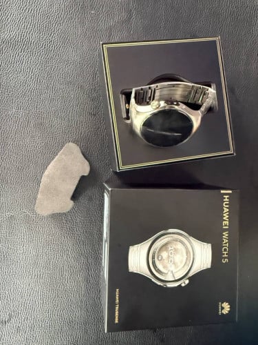 ទើបកាត់បាន១ដើមស្អាត់ ធានា3ខែ Huawei watch 5 titanium Silver 99%