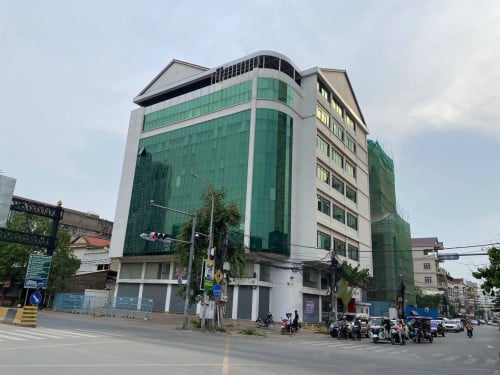Building For Rent on Preah Monivong street Khan Chamkarmon