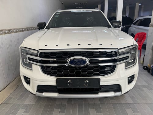 Ford Everest titanium 2023 ហ្សុីនមួយជុំ 20000km