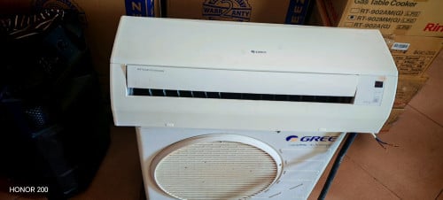 Gree inverter 1hp free ជើងទ្រ នឹង តំឡើង​