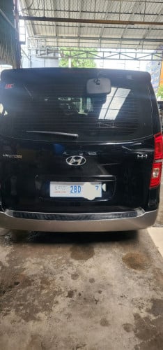 H1 HYUNDAiលក់12កៅអីដំបូលបើកពីរ