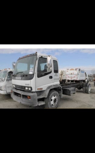 Isuzu 8ton  2001 Tax paper clearance sale $13500